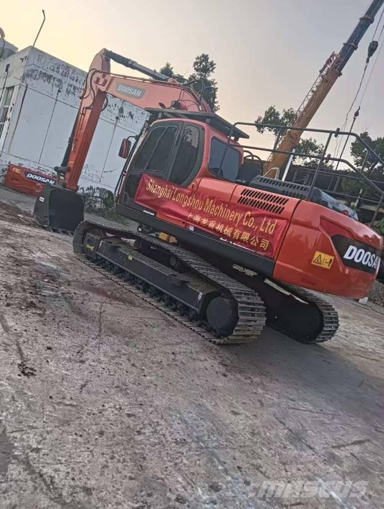 Doosan DX225LC-9C 履带挖掘机