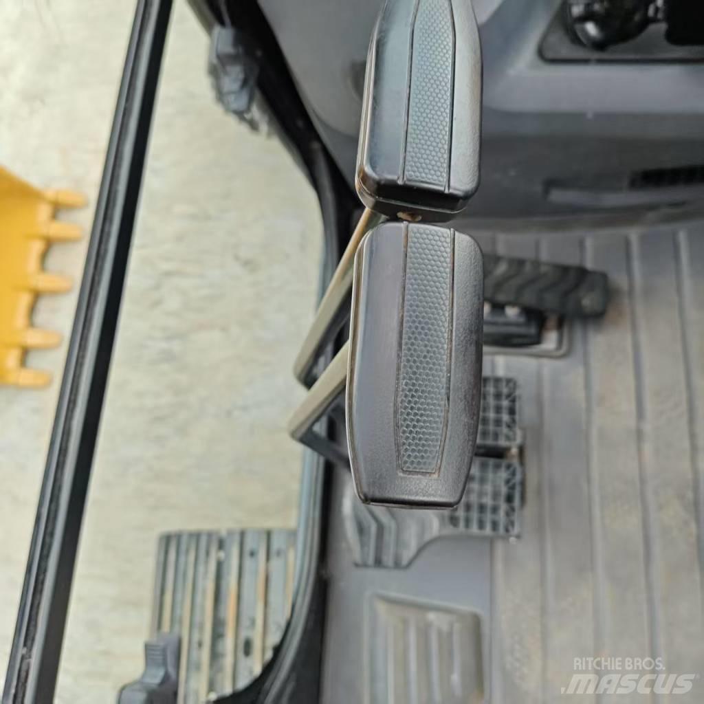 CAT 307.5 小型挖掘机