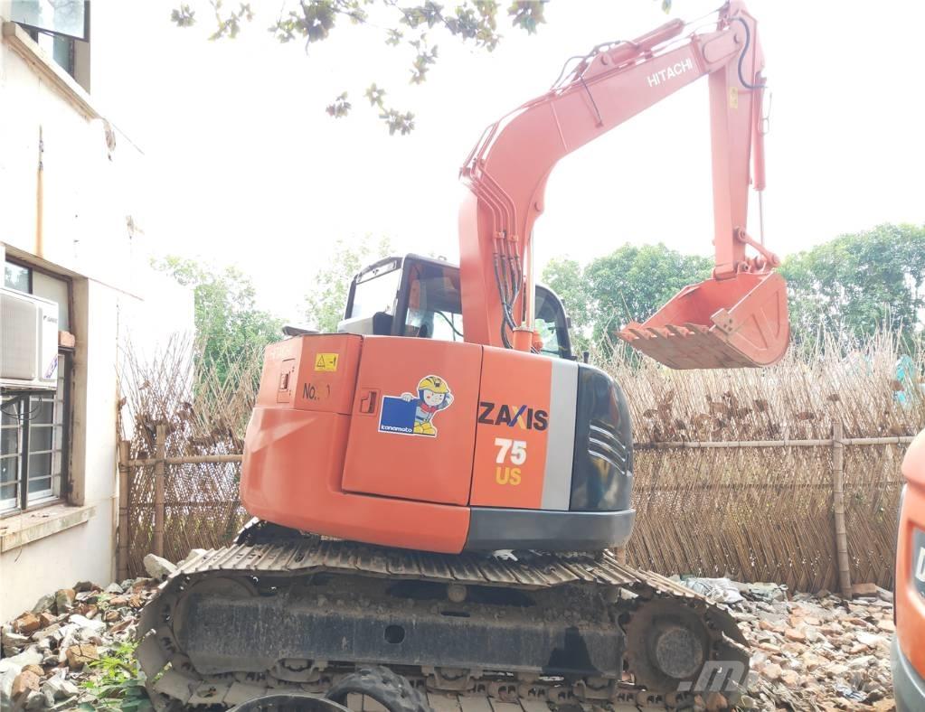 Hitachi ZX75US-3 中型挖掘机