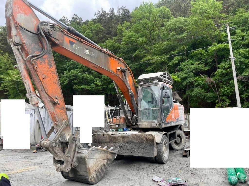 Doosan DX 210 W 轮式挖掘机