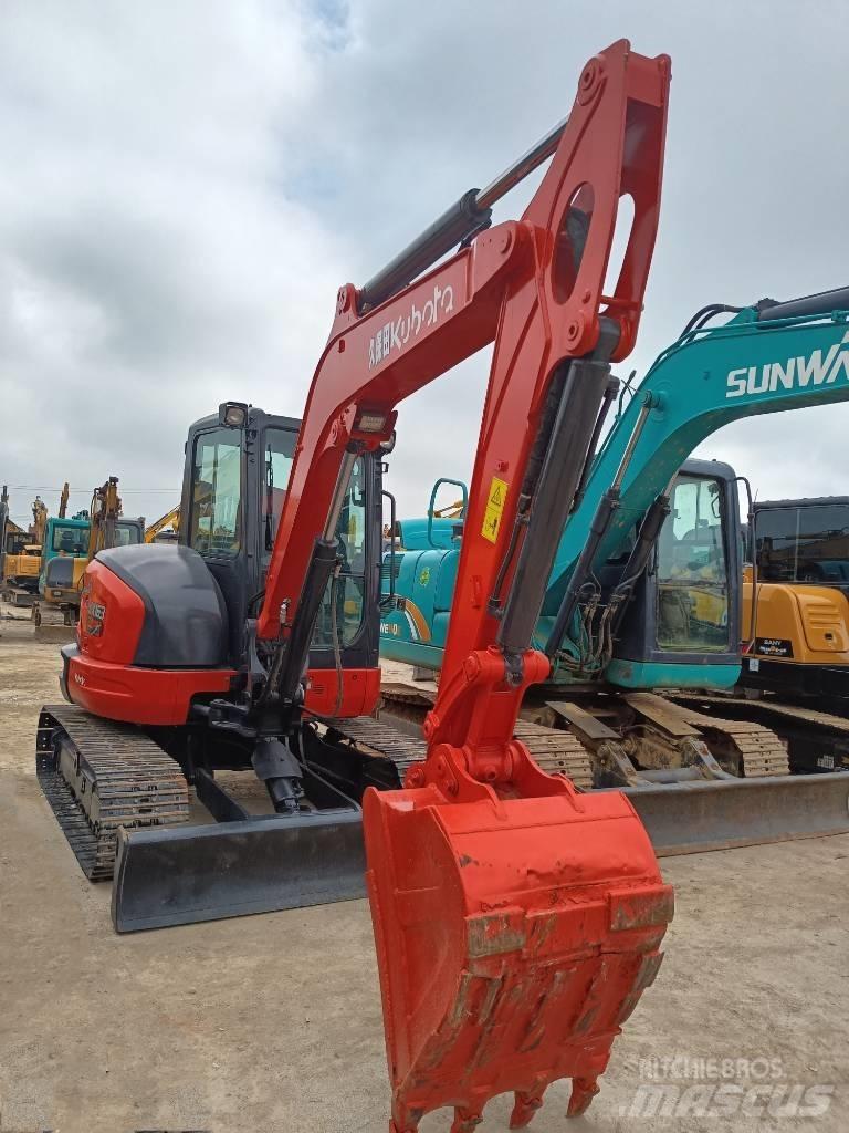 Kubota KX 163 中型挖掘机
