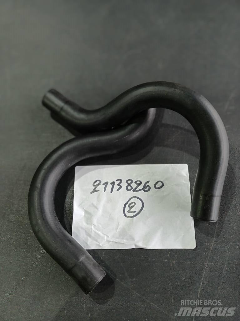 Volvo HOSE 21138260 散热器