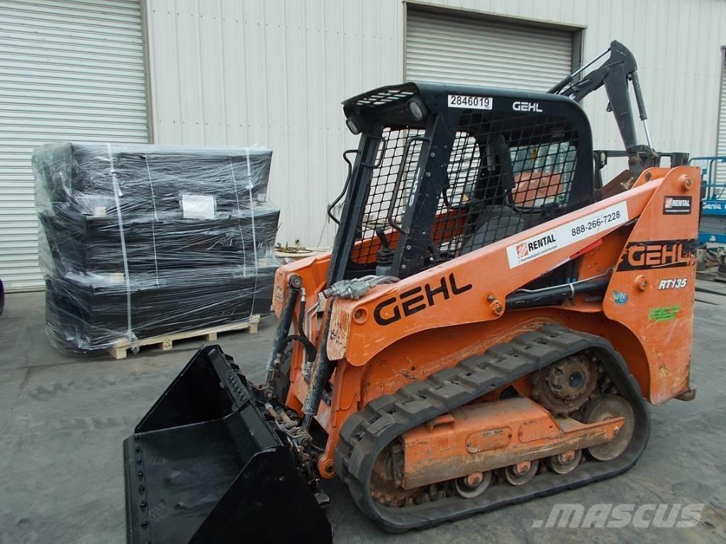Gehl RT135 滑移装载机