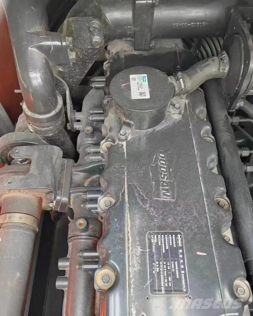 Doosan DX 220 履带挖掘机
