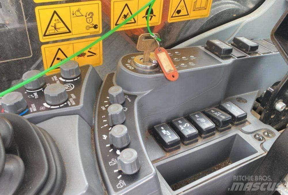 Hitachi ZX 300 LC-7 履带挖掘机