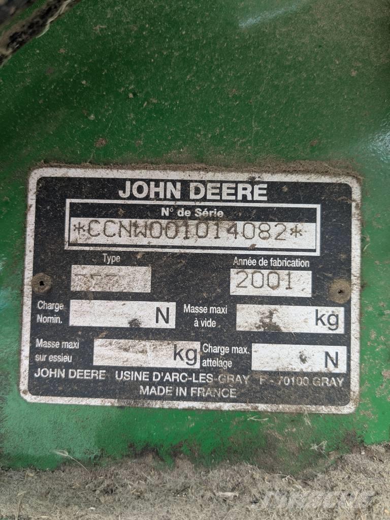 John Deere 575 圆捆打捆机