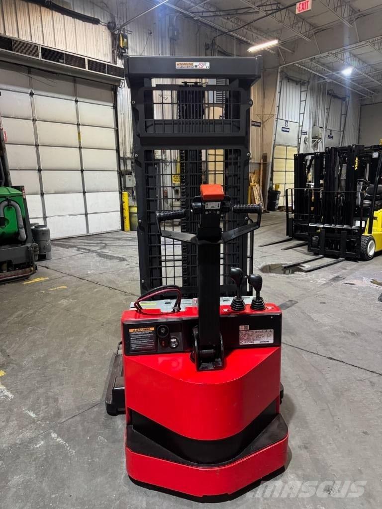 Raymond RSS40 行走式堆垛机