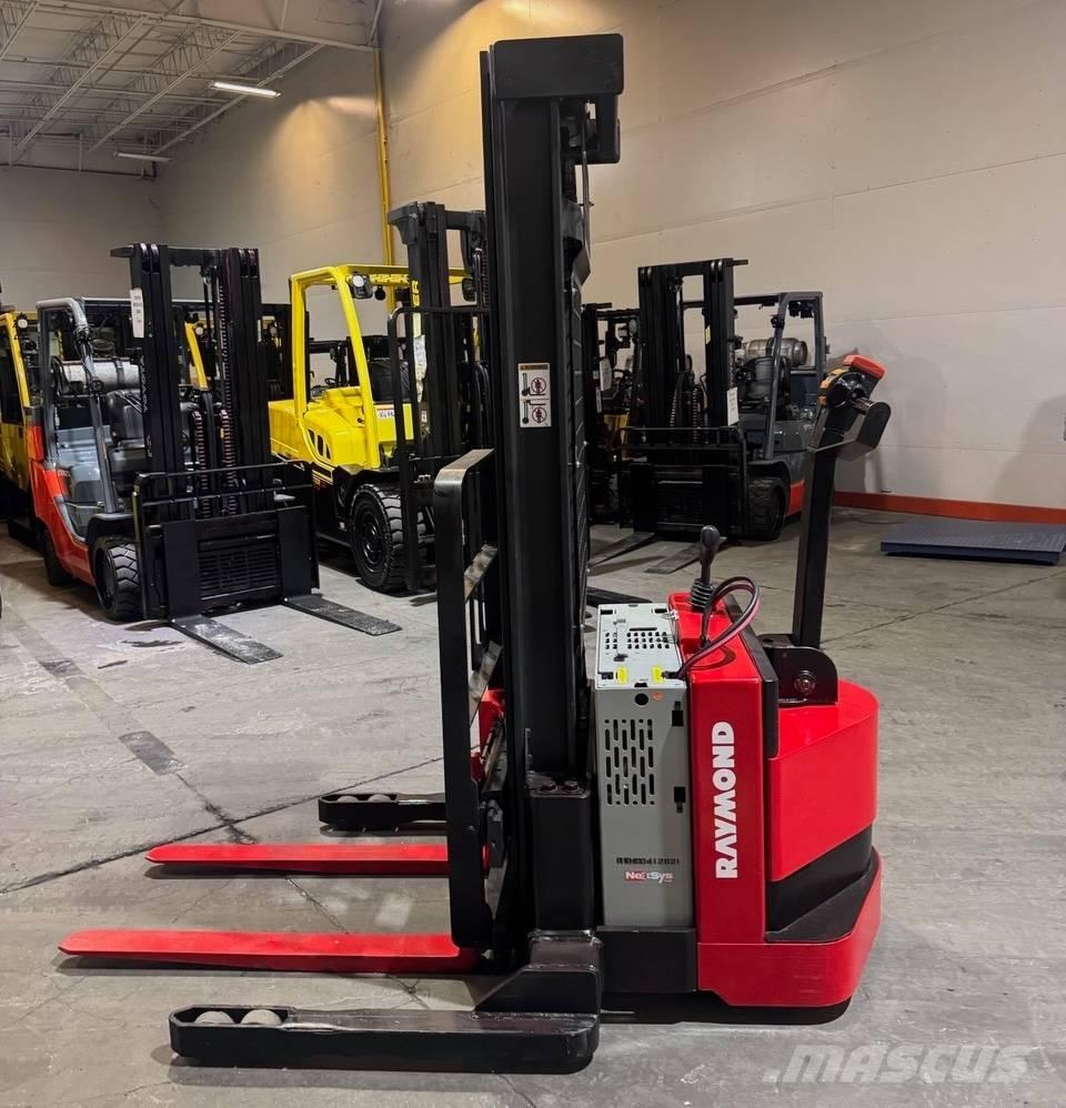 Raymond RSS40 行走式堆垛机