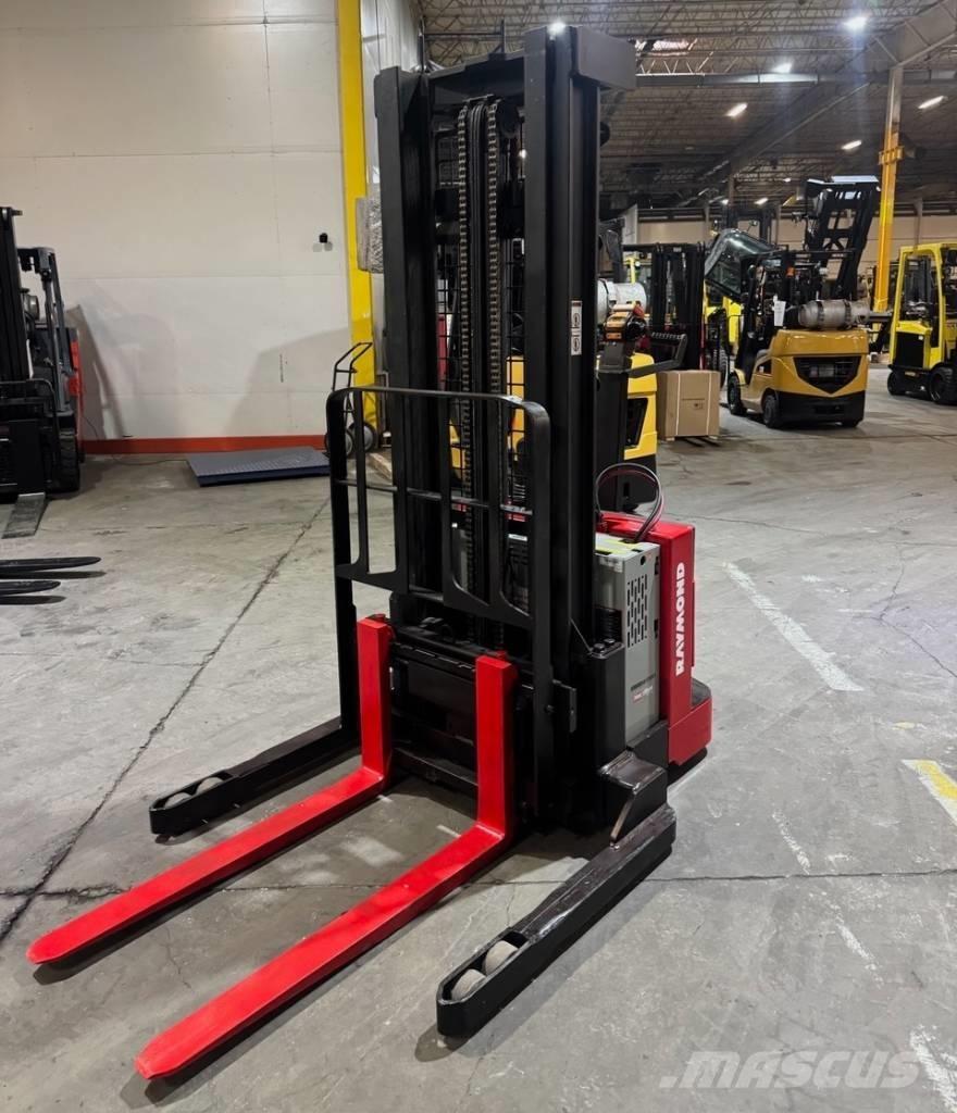 Raymond RSS40 行走式堆垛机