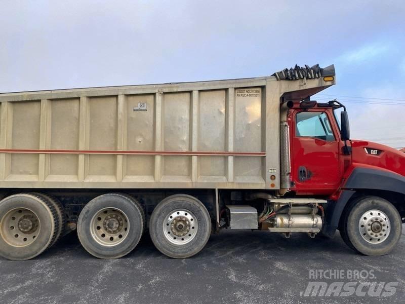CAT CT 660 自卸式货车