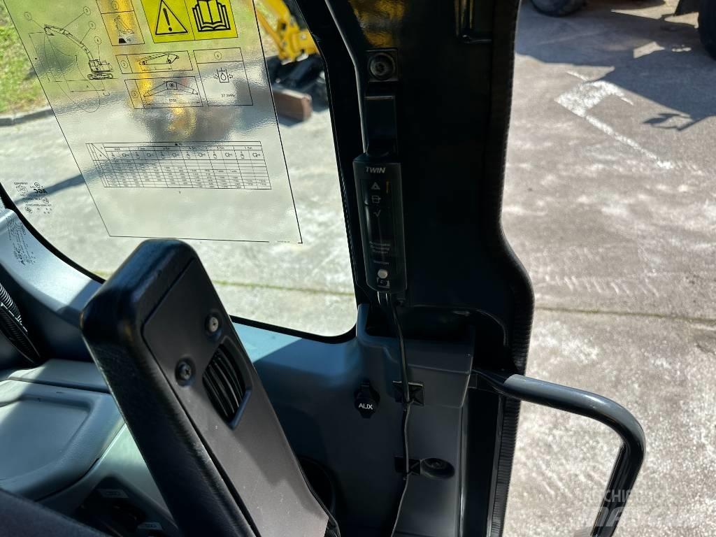 Komatsu PC210LCi-11 履带挖掘机