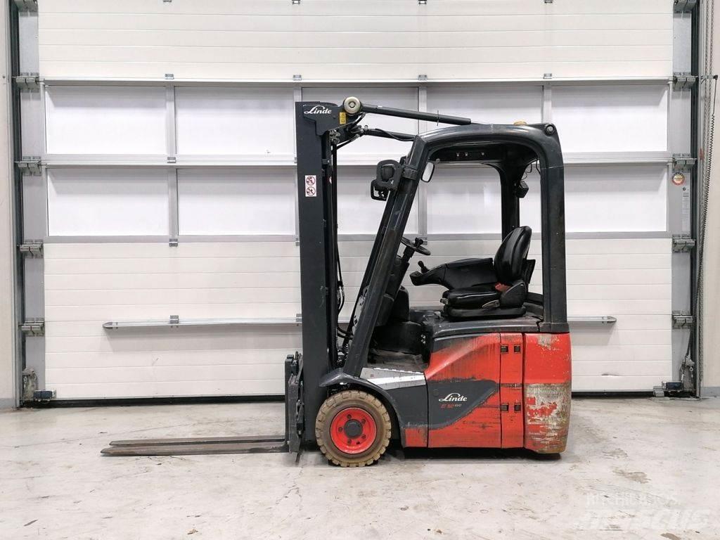 Linde E12-02 电动叉车