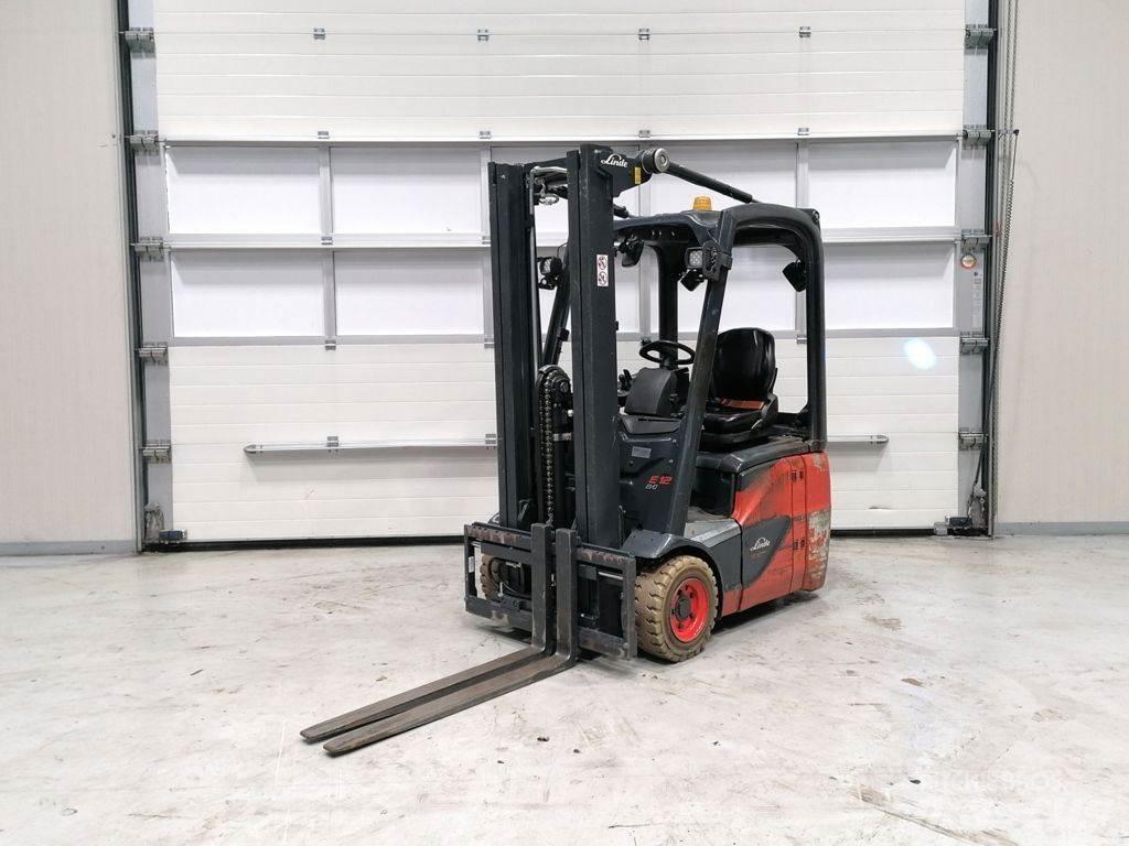 Linde E12-02 电动叉车