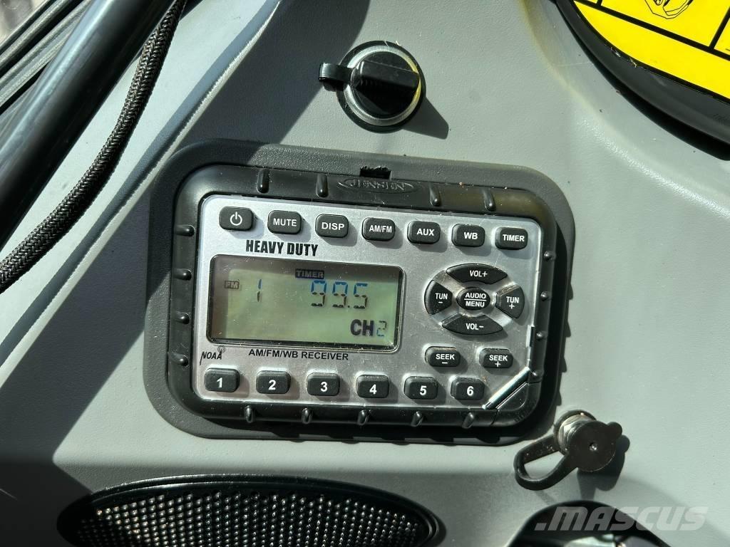 Bobcat T 450 滑移装载机
