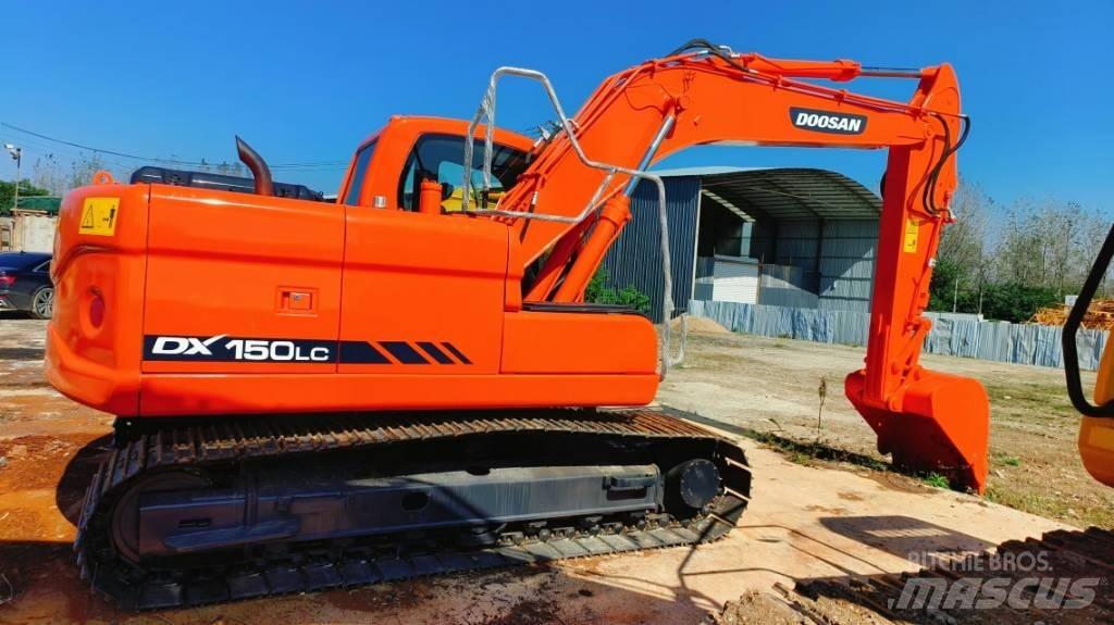 Hitachi ZX 210 履带挖掘机