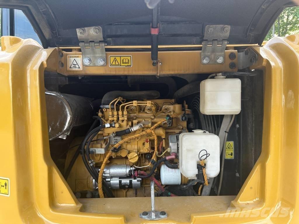 CAT 307E2 履带挖掘机