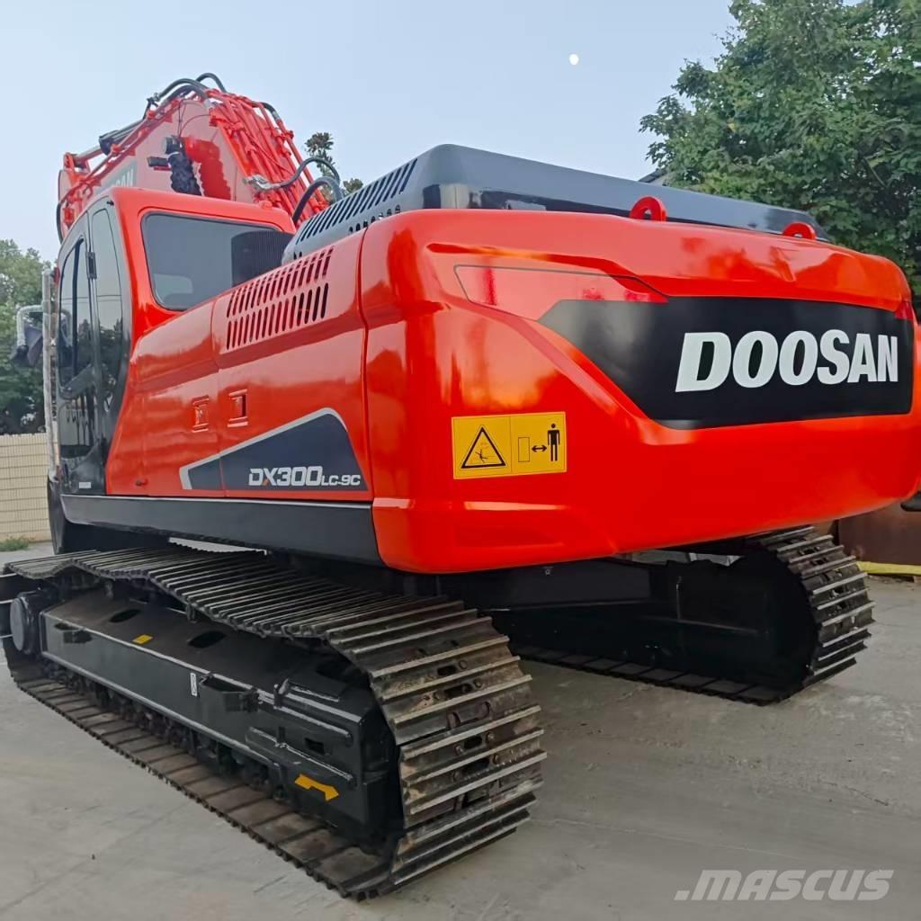 Doosan DX 300 LC 履带挖掘机