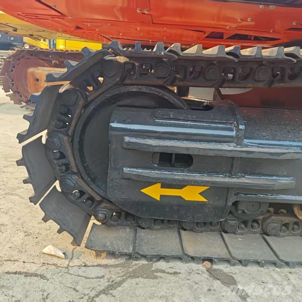 Doosan DX 300 LC 履带挖掘机