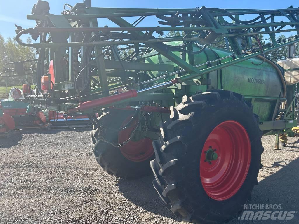Moteska M2500 牵引式喷雾机