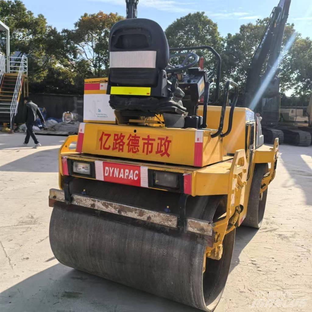 Dynapac CC 142 双轮压路机