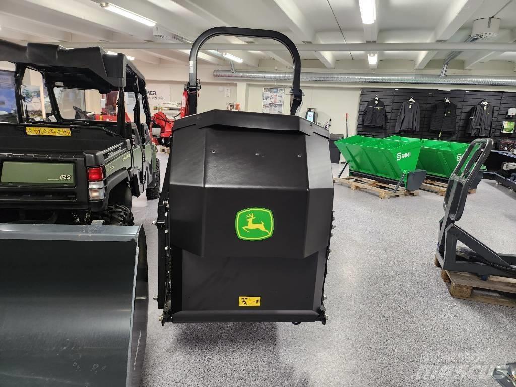 John Deere 950R 骑乘式割草机