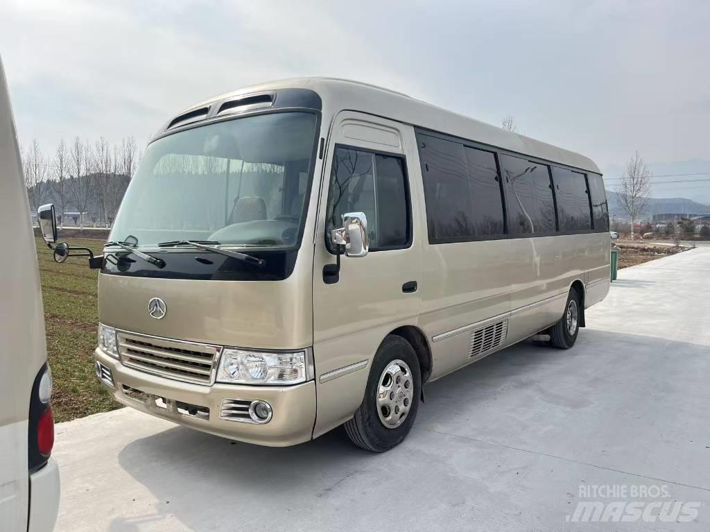 Toyota Coaster 公路客运汽车