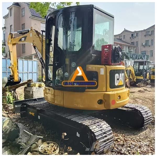 CAT 304 CR 小型挖掘机