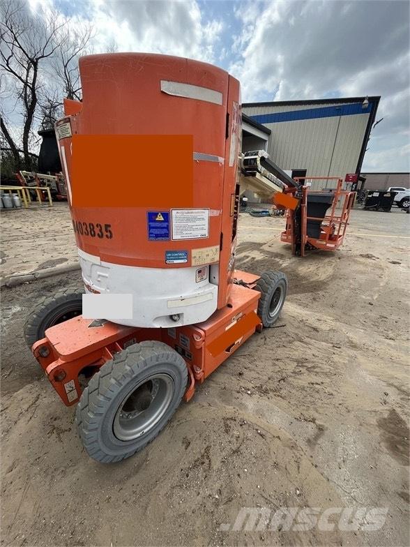 JLG E 300 AJP 剪叉式升降机