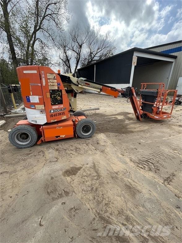 JLG E 300 AJP 剪叉式升降机