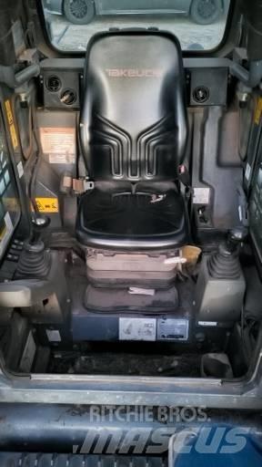 Takeuchi TL8 滑移装载机