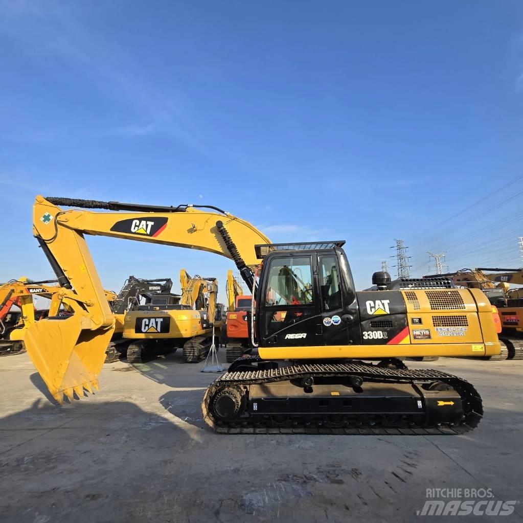 CAT 330 D2 中型挖掘机