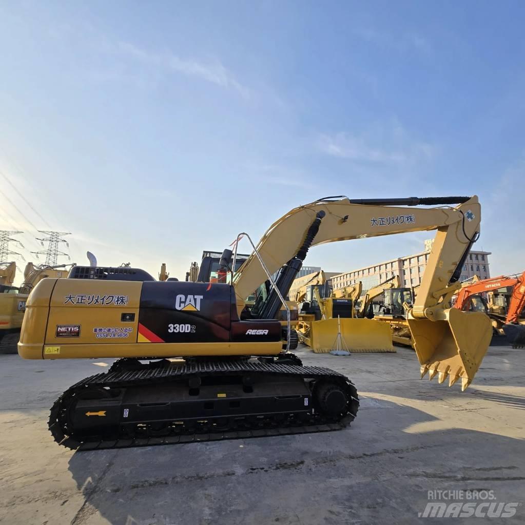 CAT 330 D2 中型挖掘机