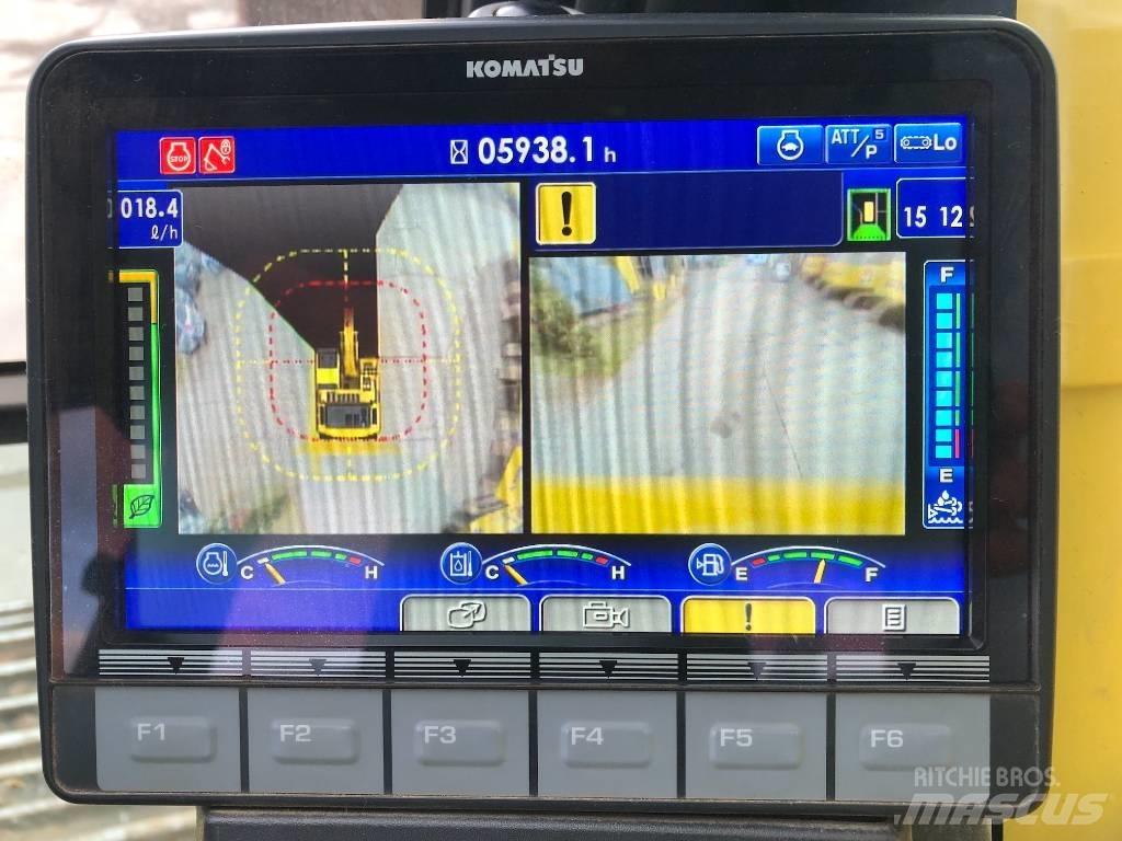 Komatsu PC490LC-11 履带挖掘机