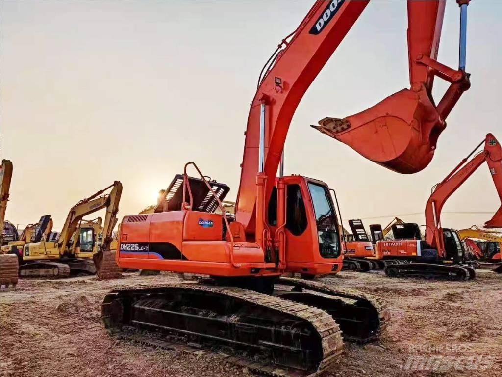 Doosan DH 225 LC-7 履带挖掘机