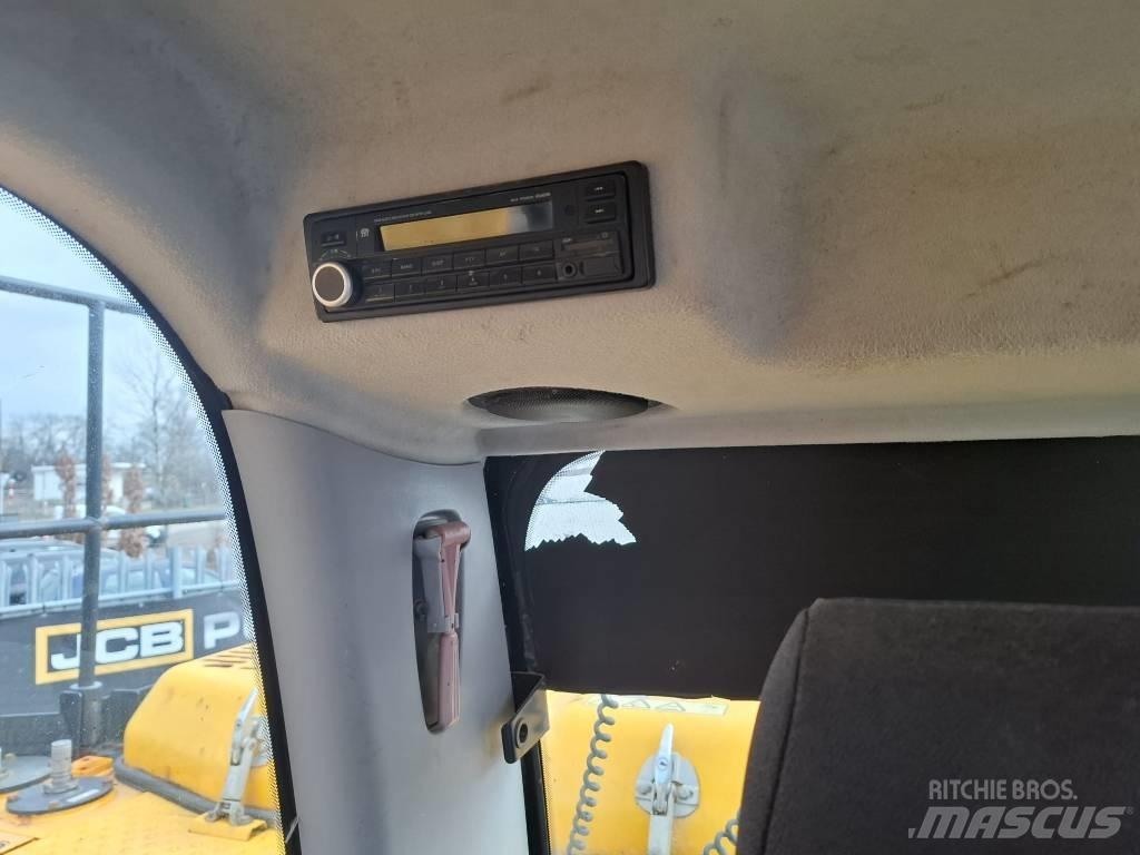 JCB JS 160 W 轮式挖掘机
