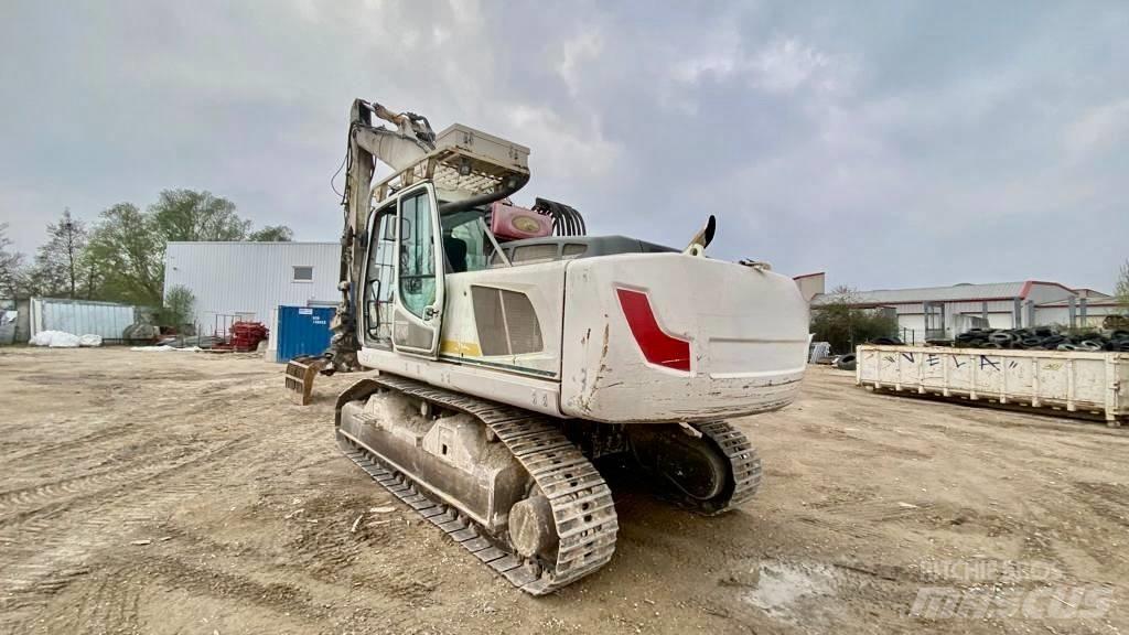Liebherr R 924 履带挖掘机