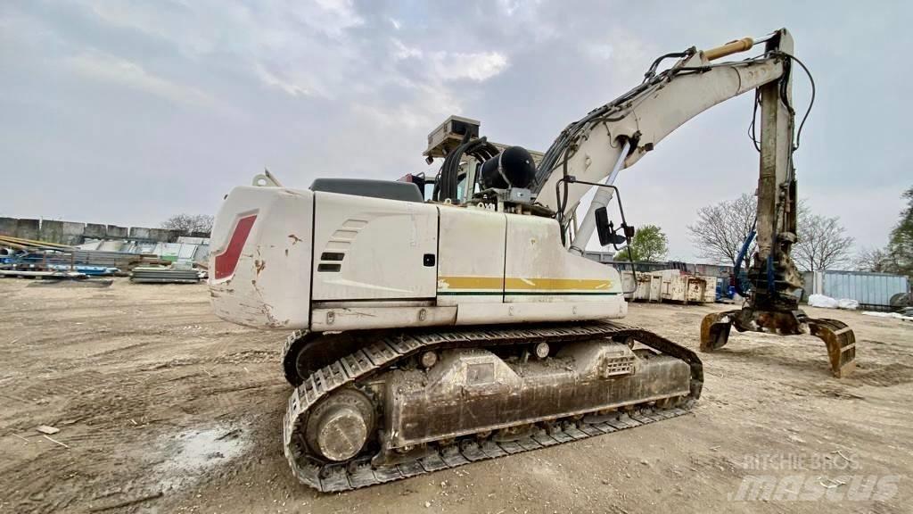 Liebherr R 924 履带挖掘机