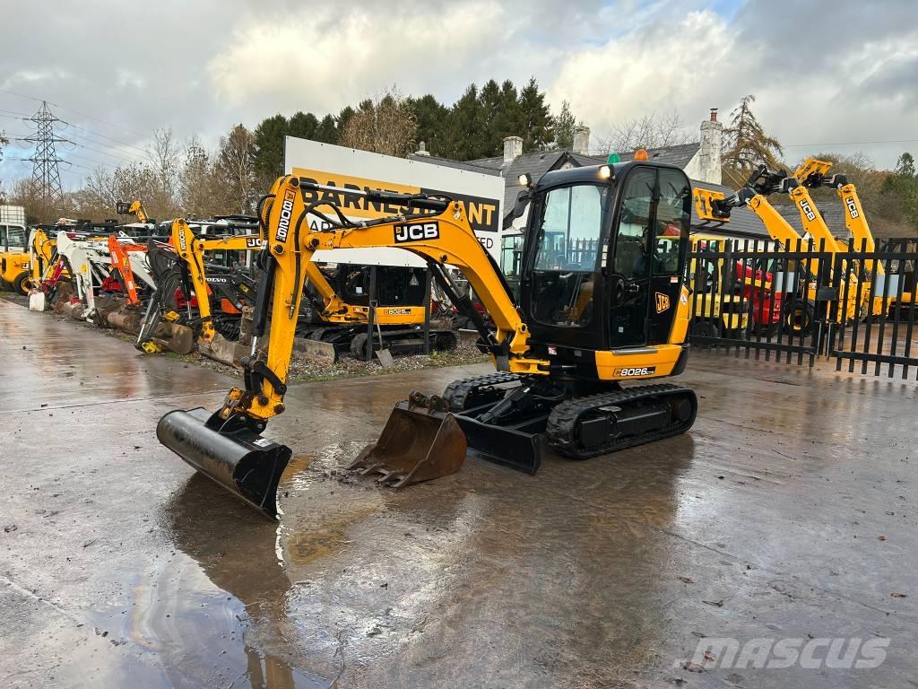 JCB 8026 CTS 小型挖掘机