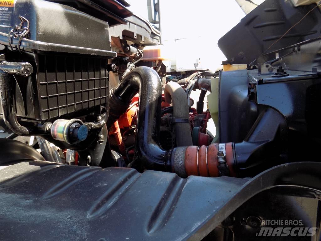 International 4300 厢式货车
