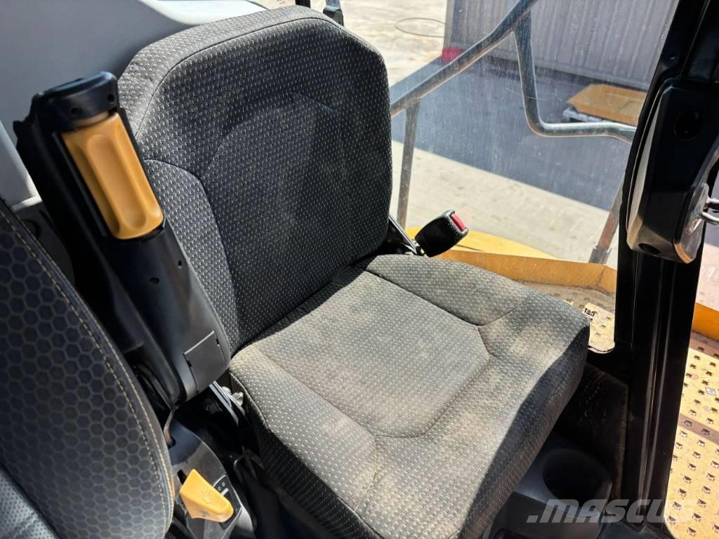 CAT 745 04A 铰接式自卸车