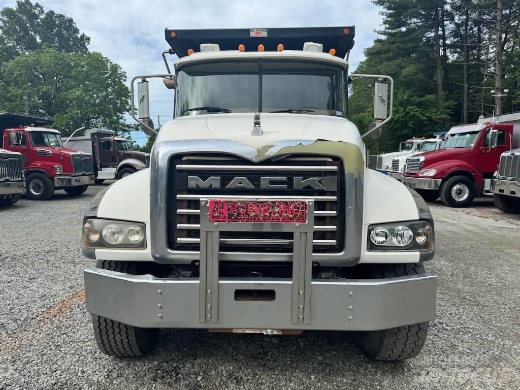 Mack Granite CTP 713 自卸式货车