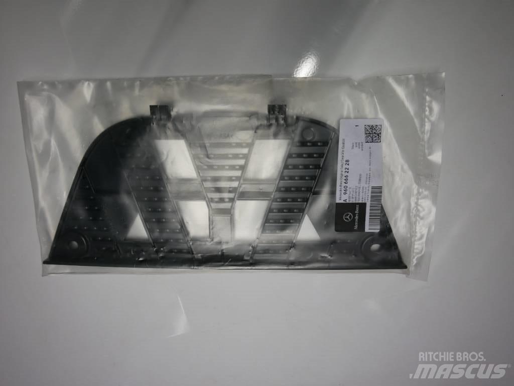 Mercedes-Benz Actros 驾驶室与内部