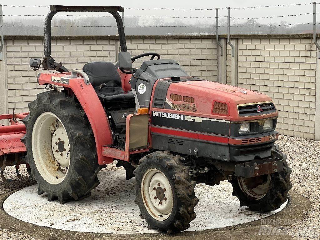 Mitsubishi MT266 拖拉机/农用车
