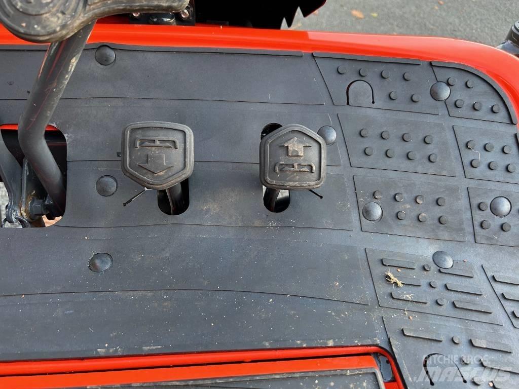 Kubota ZD 1211 骑乘式割草机
