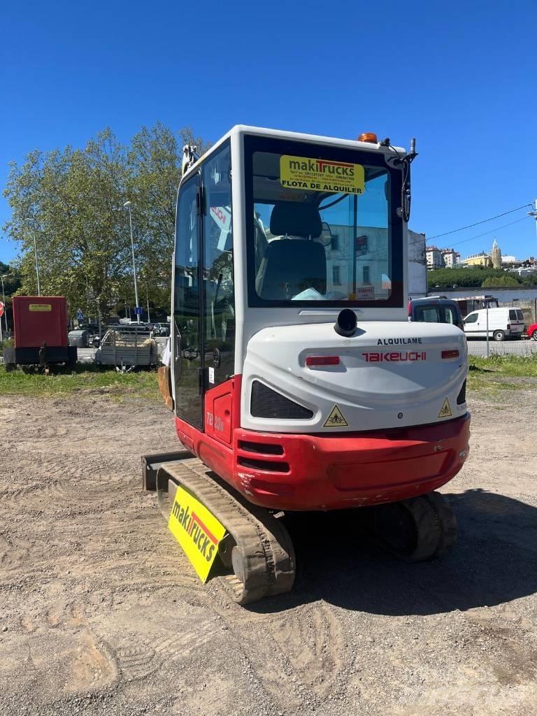 Takeuchi TB230 小型挖掘机