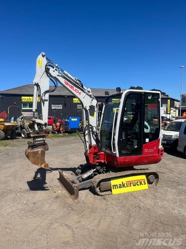 Takeuchi TB230 小型挖掘机