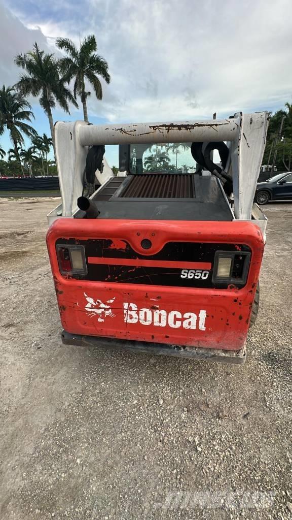 Bobcat S650 滑移装载机