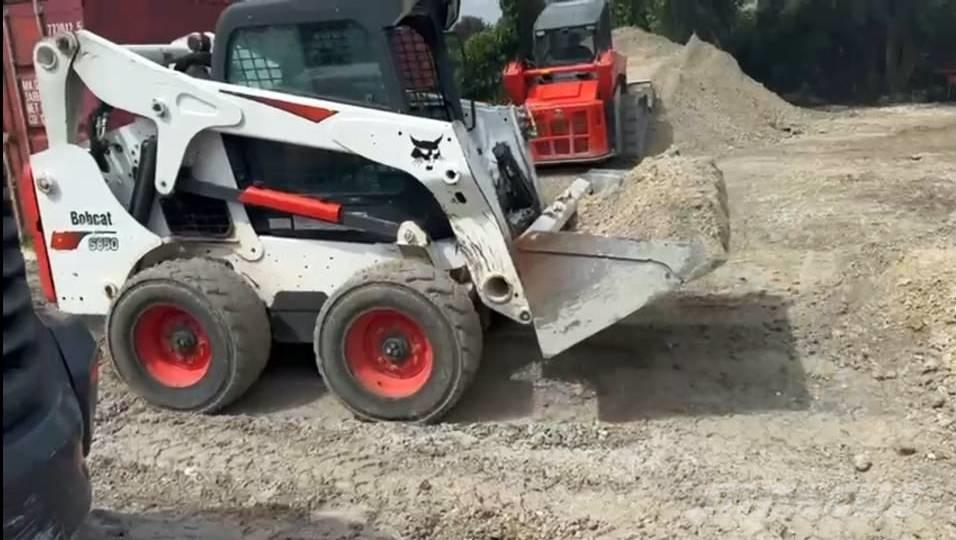 Bobcat S650 滑移装载机
