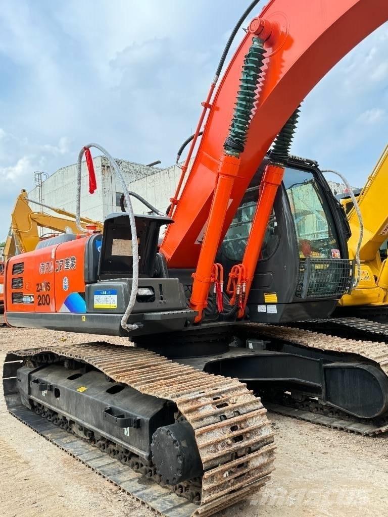 Hitachi ZX 200 履带挖掘机