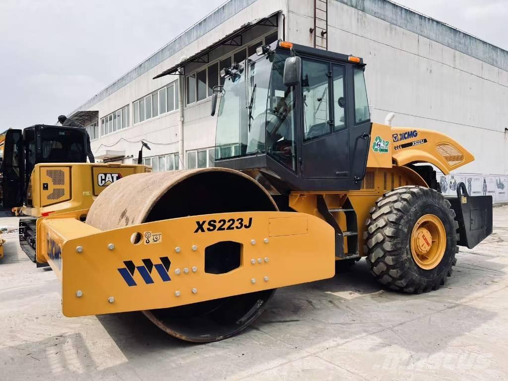 XCMG XS 223 J 单轮压路机